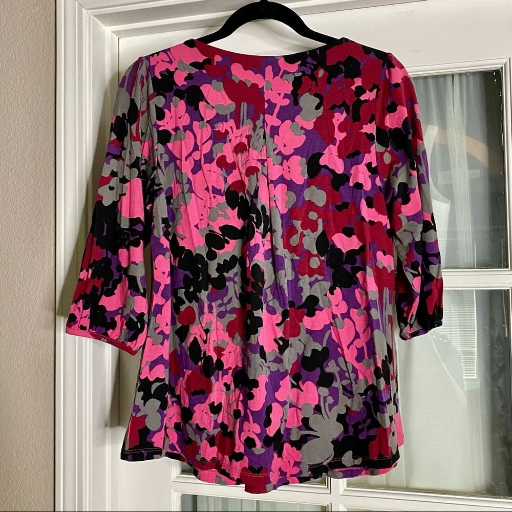 🎉HP!🎉 Pink Floral / Camo Maternity Top - Picture 2 of 3